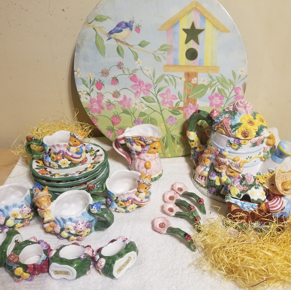 Bunny tea set  Mercuries 1999